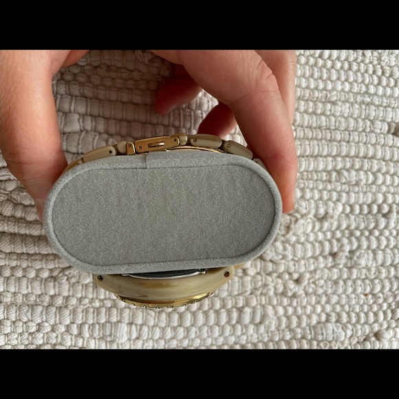 Michael kors mother of pearl watch - Picture 2 of 6